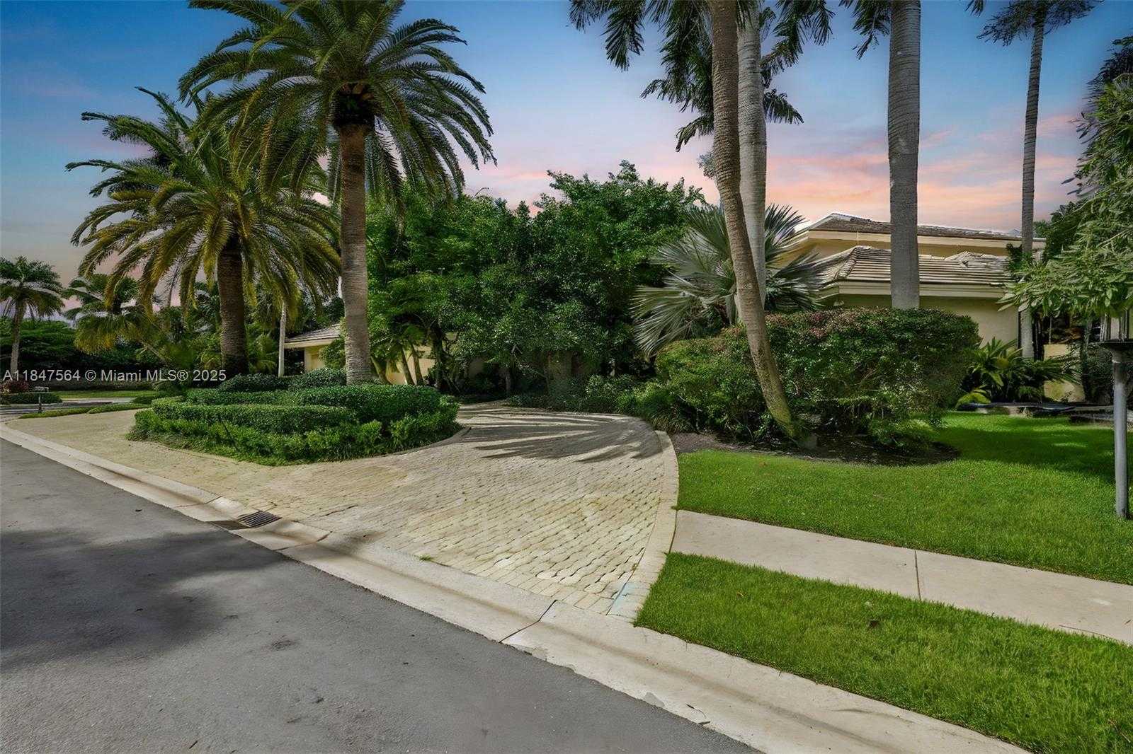 Small Image of 21034 ROSEDOWN CT, Boca Raton Number 2