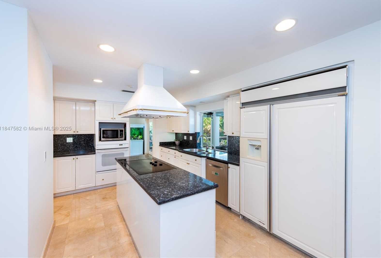 Small Image of 13020 SOUTH WEST 70TH AVE, Pinecrest Number 11