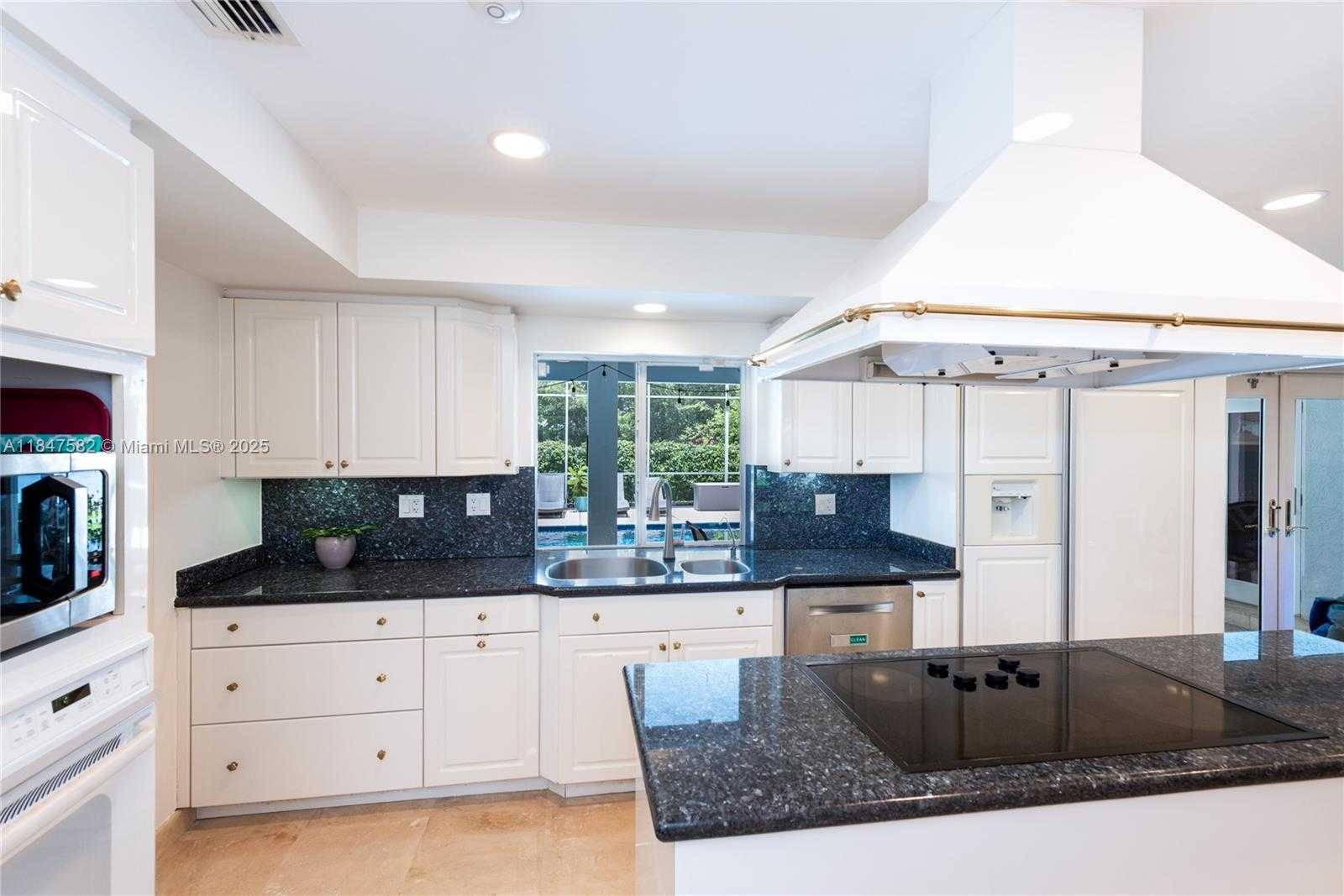 Small Image of 13020 SOUTH WEST 70TH AVE, Pinecrest Number 13