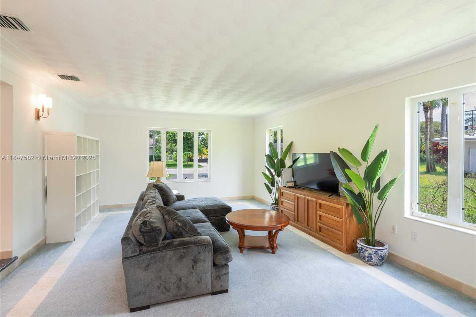 Small Image of 13020 SOUTH WEST 70TH AVE, Pinecrest Number 17
