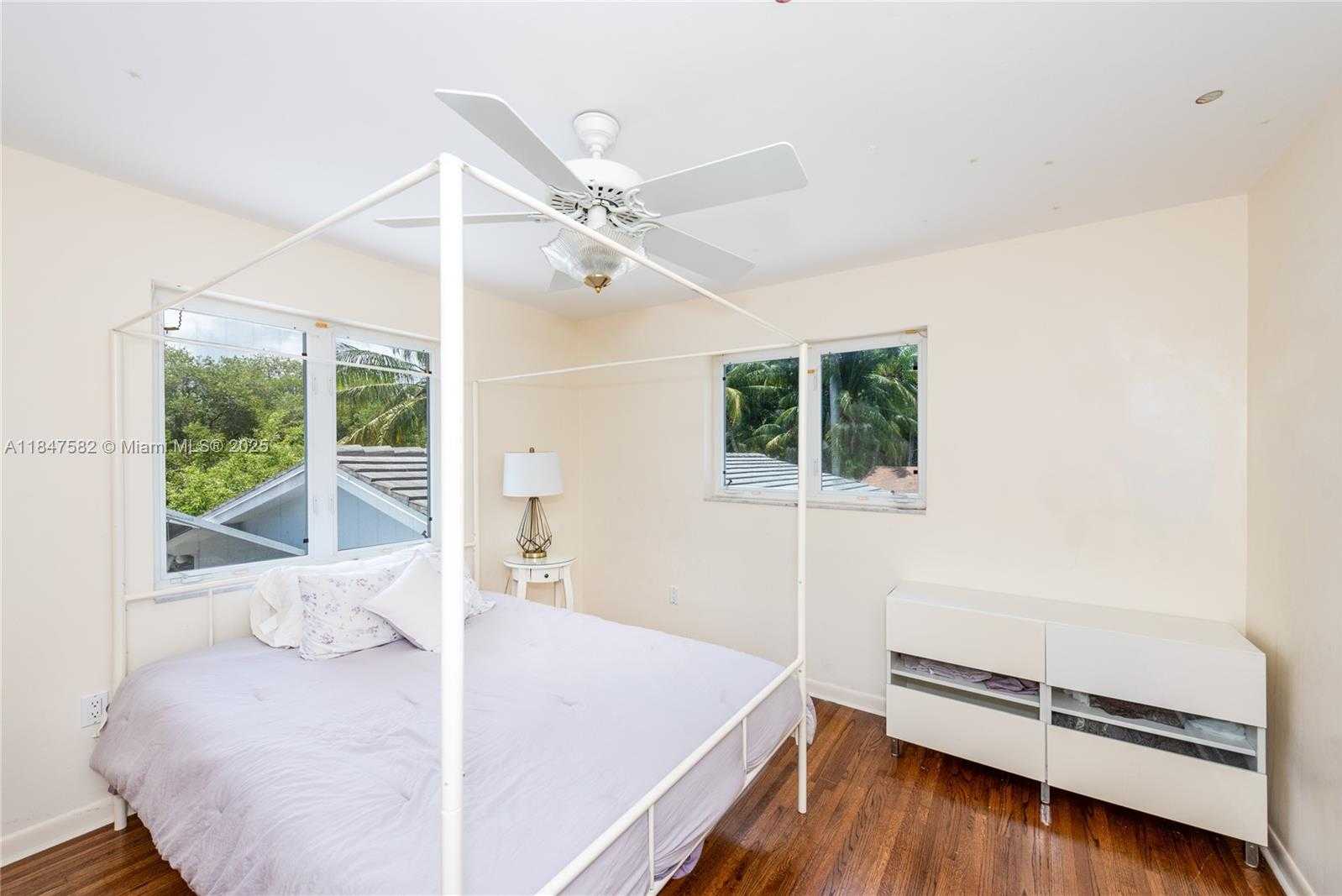 Small Image of 13020 SOUTH WEST 70TH AVE, Pinecrest Number 24