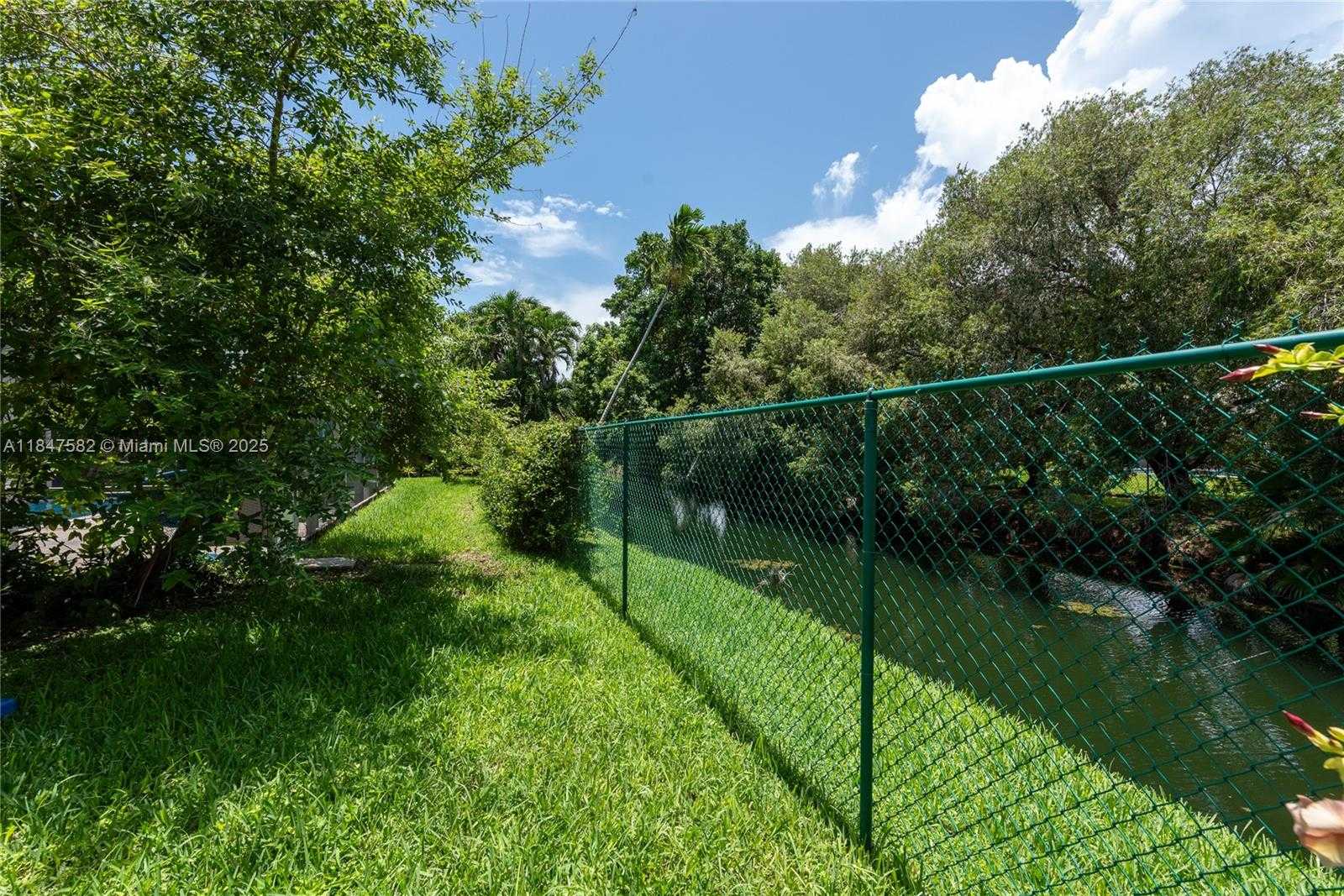 Small Image of 13020 SOUTH WEST 70TH AVE, Pinecrest Number 7