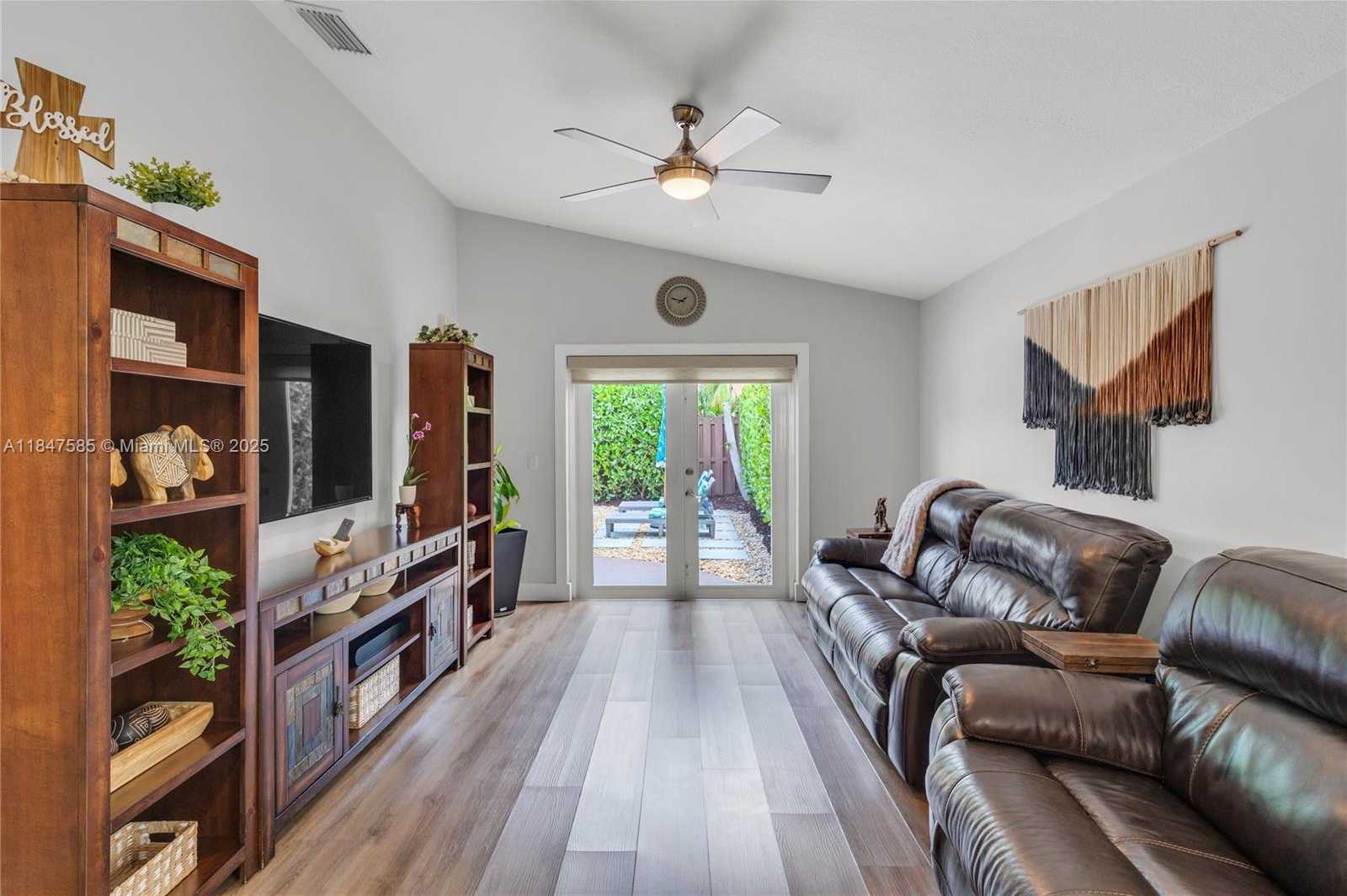 Small Image of 14682 VISTA LUNA DR, Davie Number 14