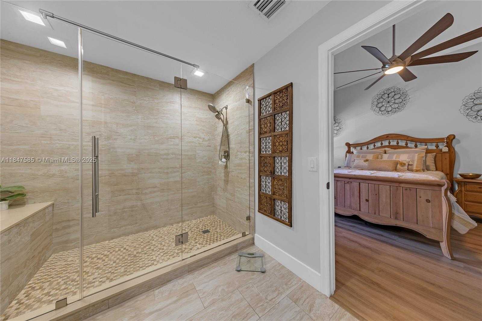 Small Image of 14682 VISTA LUNA DR, Davie Number 18