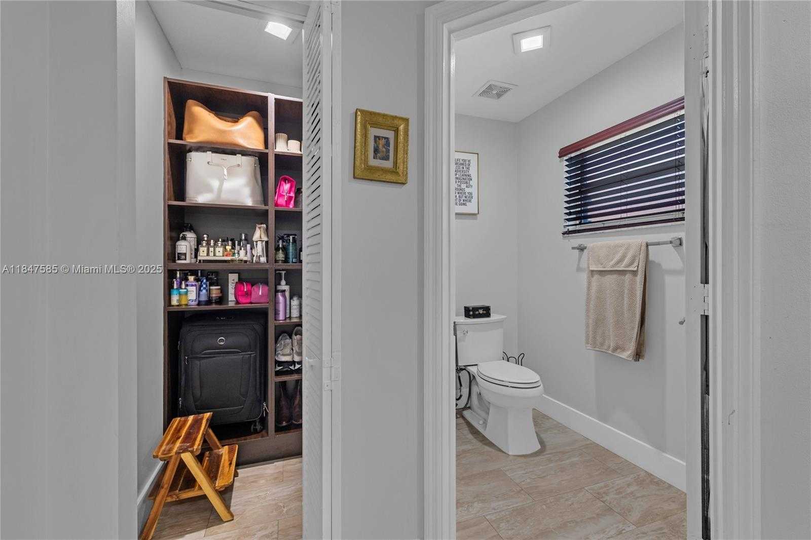 Small Image of 14682 VISTA LUNA DR, Davie Number 21
