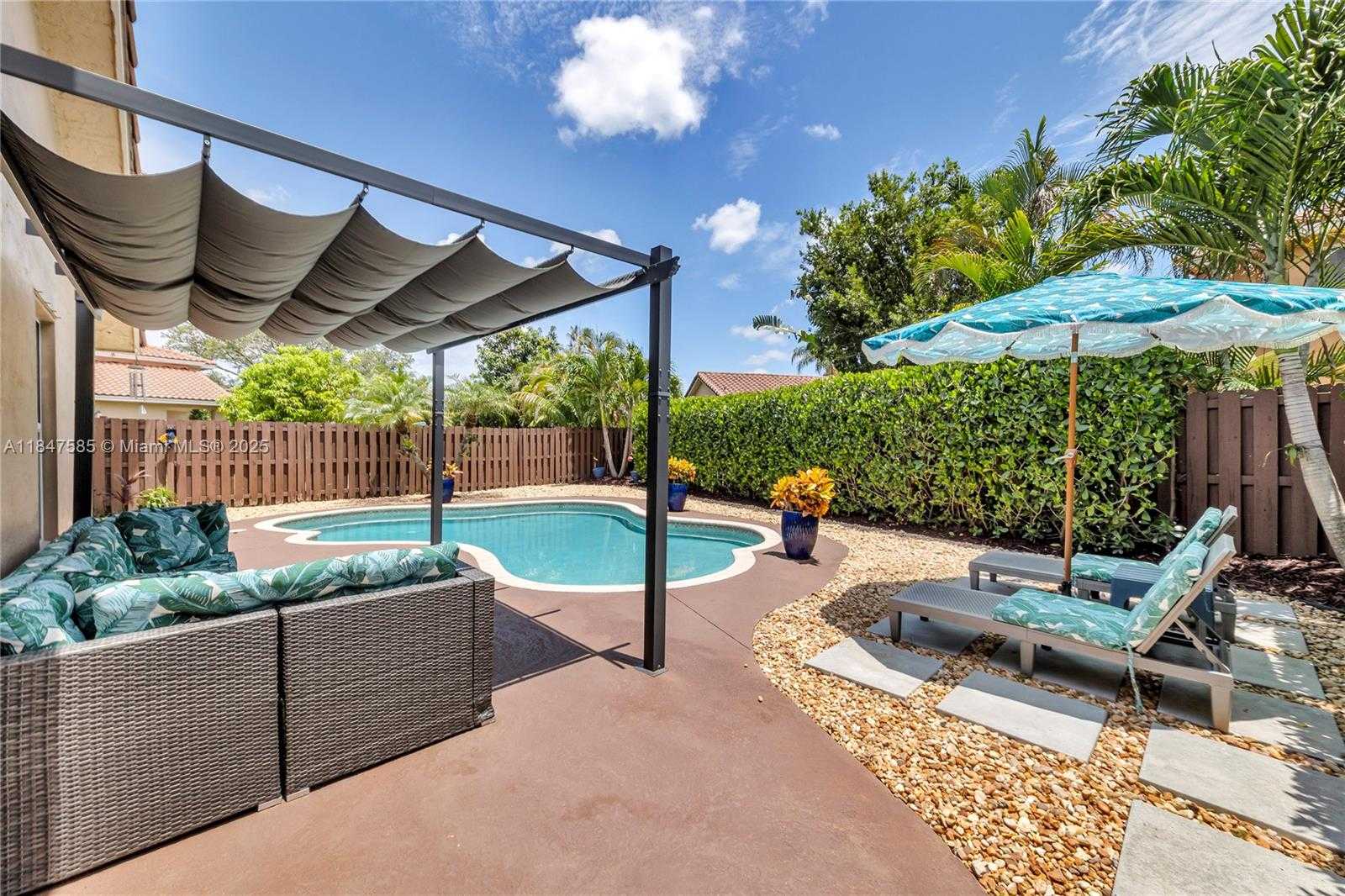 Small Image of 14682 VISTA LUNA DR, Davie Number 29