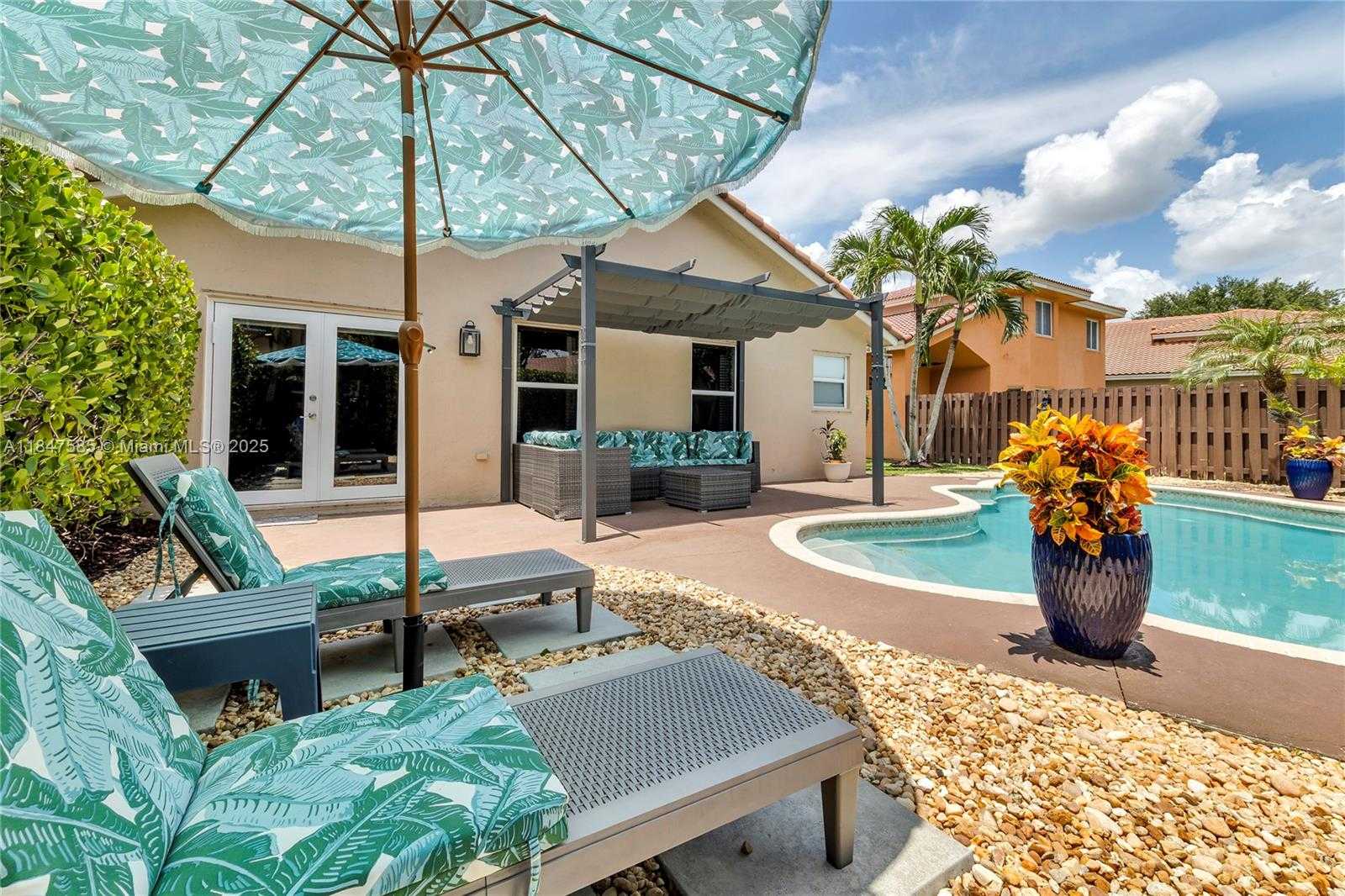 Small Image of 14682 VISTA LUNA DR, Davie Number 30