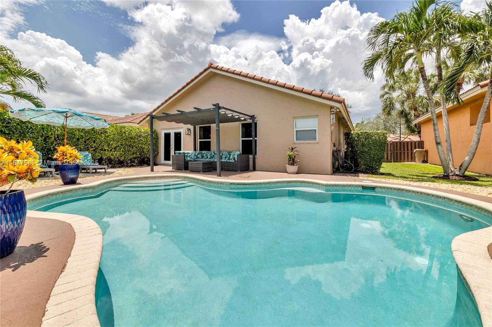 Small Image of 14682 VISTA LUNA DR, Davie Number 31
