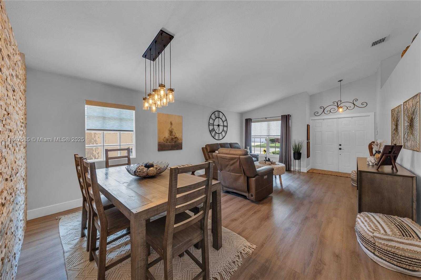 Small Image of 14682 VISTA LUNA DR, Davie Number 5