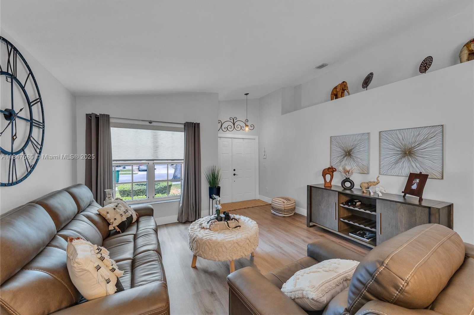 Small Image of 14682 VISTA LUNA DR, Davie Number 6