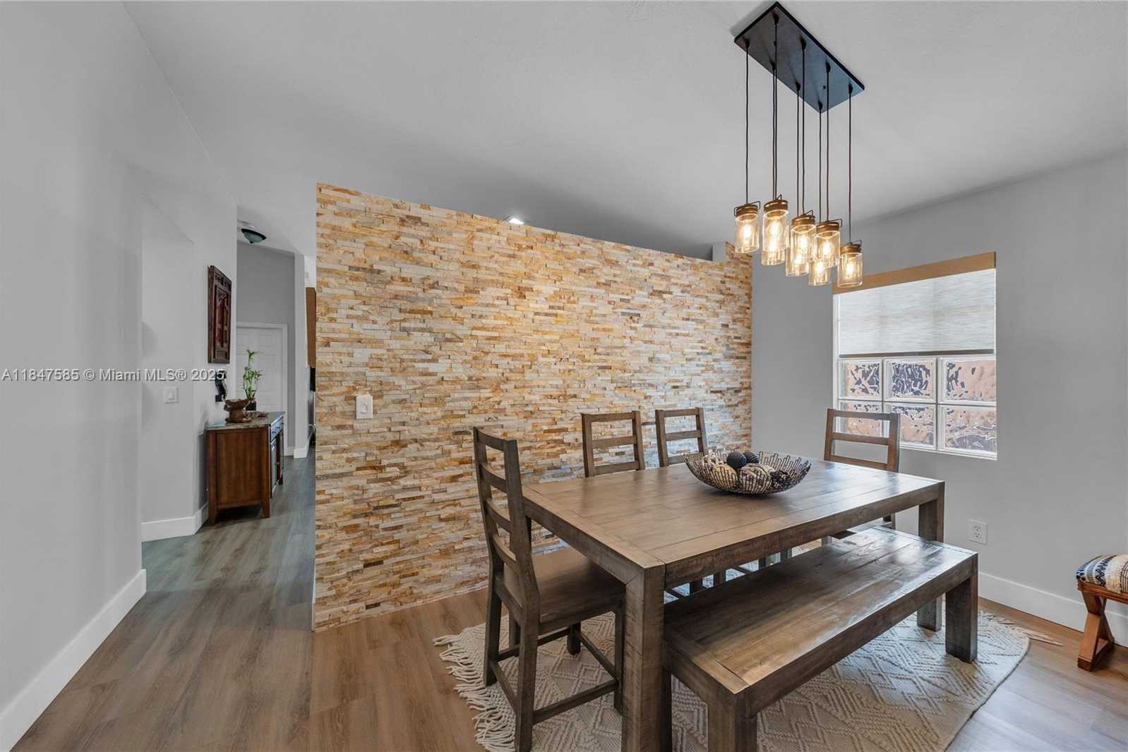 Small Image of 14682 VISTA LUNA DR, Davie Number 7