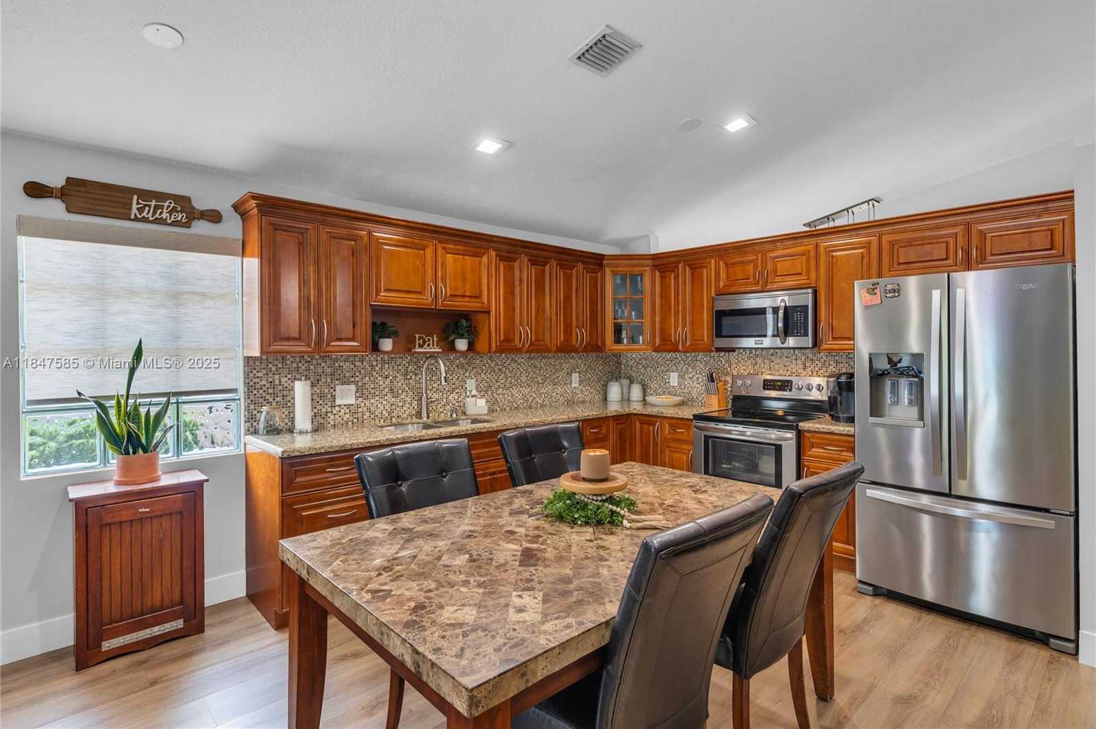 Small Image of 14682 VISTA LUNA DR, Davie Number 9