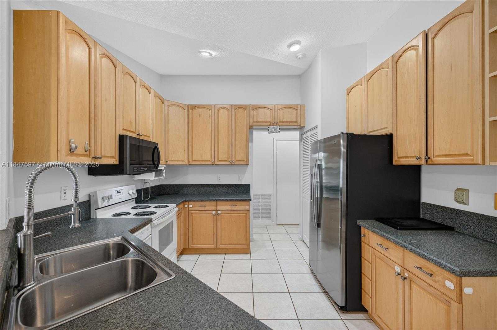 Small Image of 4201 SOUTH WEST 78TH DR, Davie Number 16