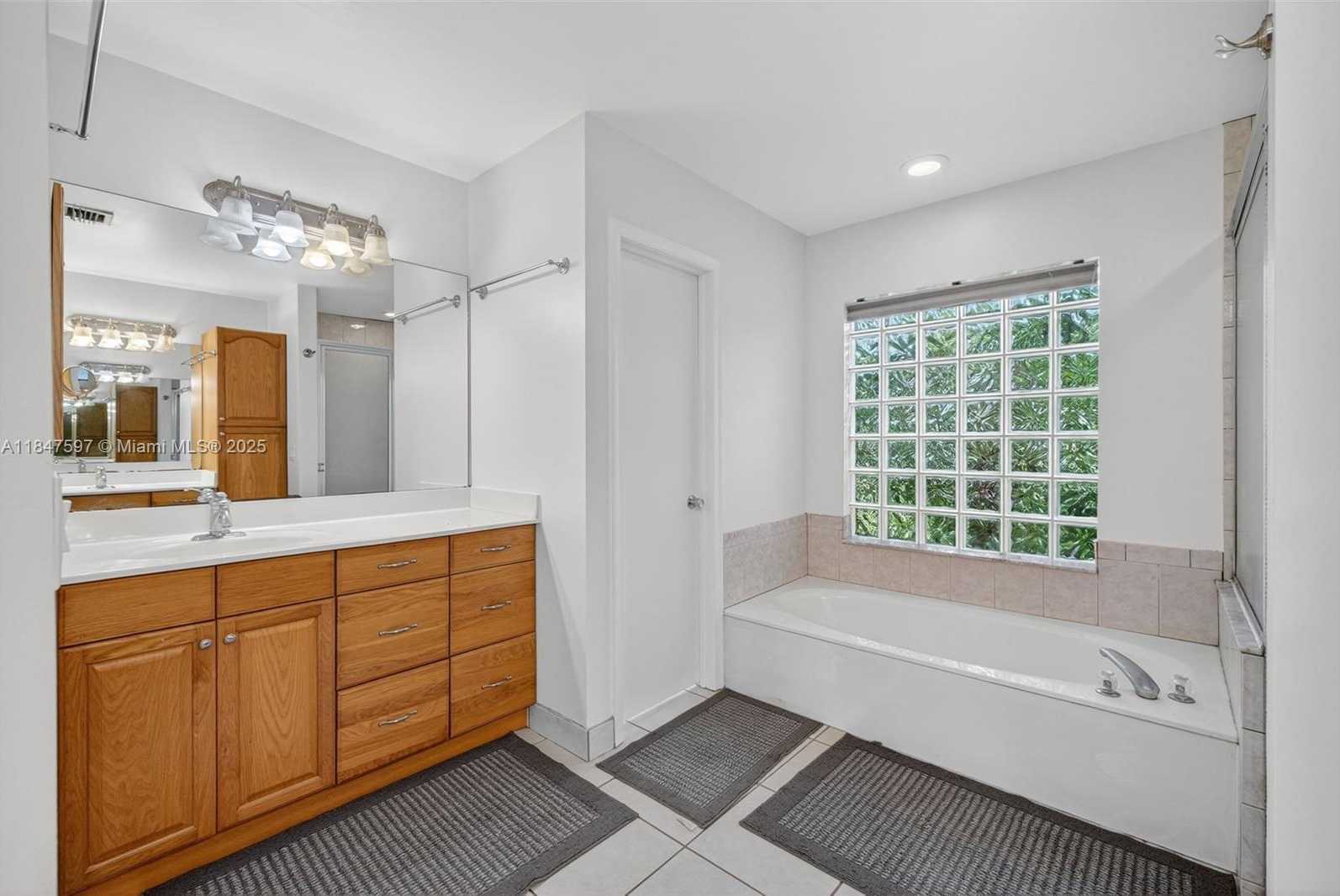 Small Image of 4201 SOUTH WEST 78TH DR, Davie Number 24