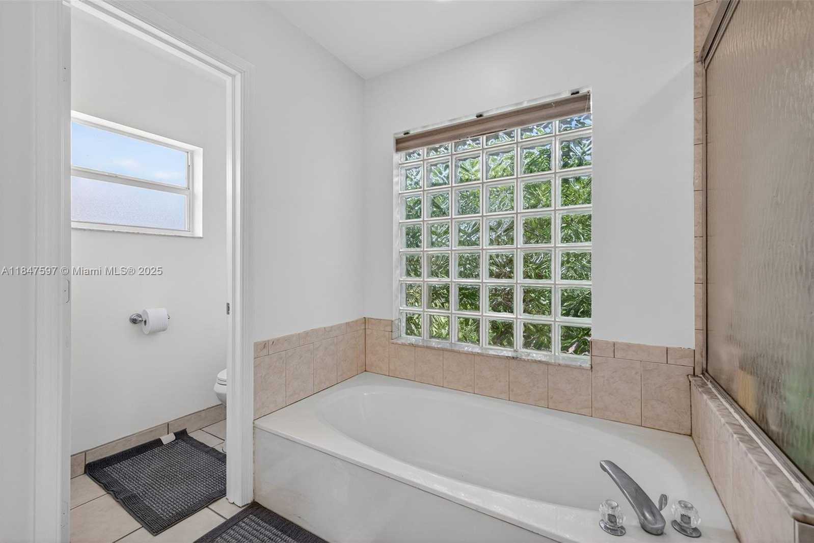 Small Image of 4201 SOUTH WEST 78TH DR, Davie Number 26