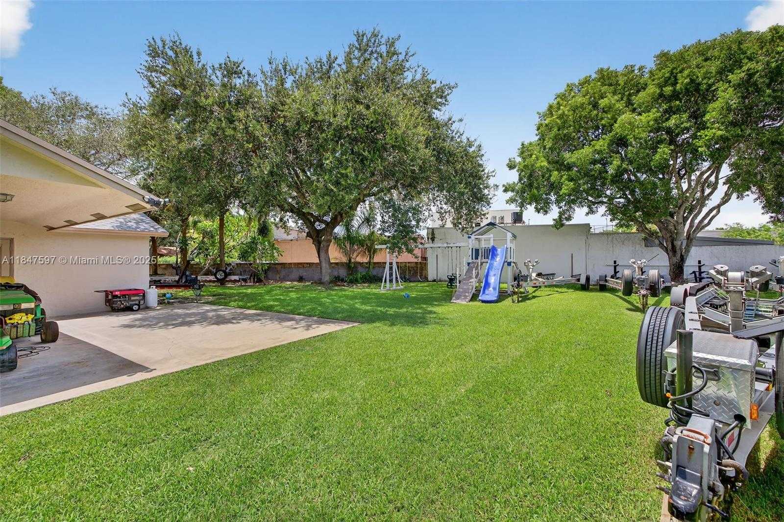 Small Image of 4201 SOUTH WEST 78TH DR, Davie Number 34