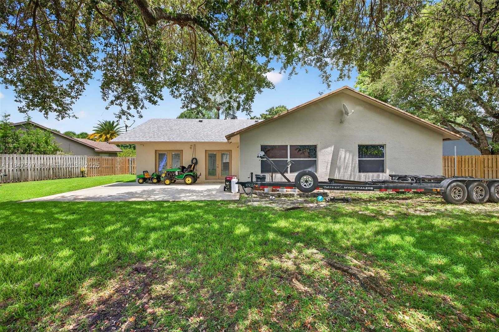 Small Image of 4201 SOUTH WEST 78TH DR, Davie Number 36