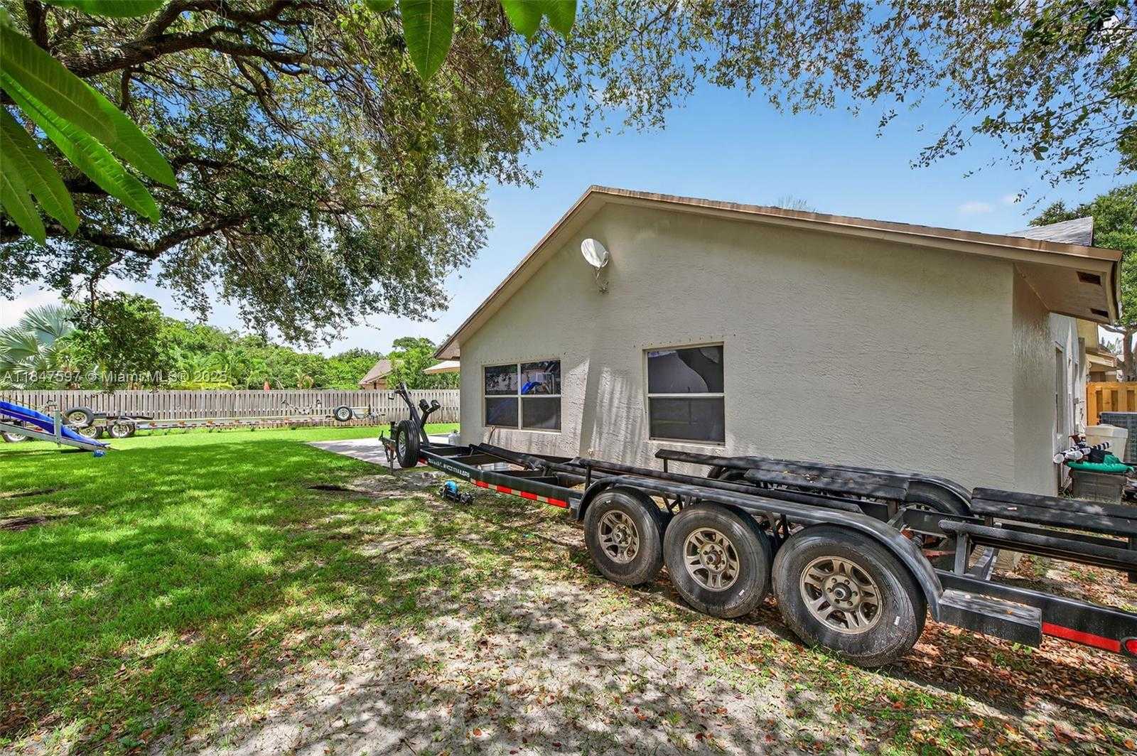 Small Image of 4201 SOUTH WEST 78TH DR, Davie Number 37