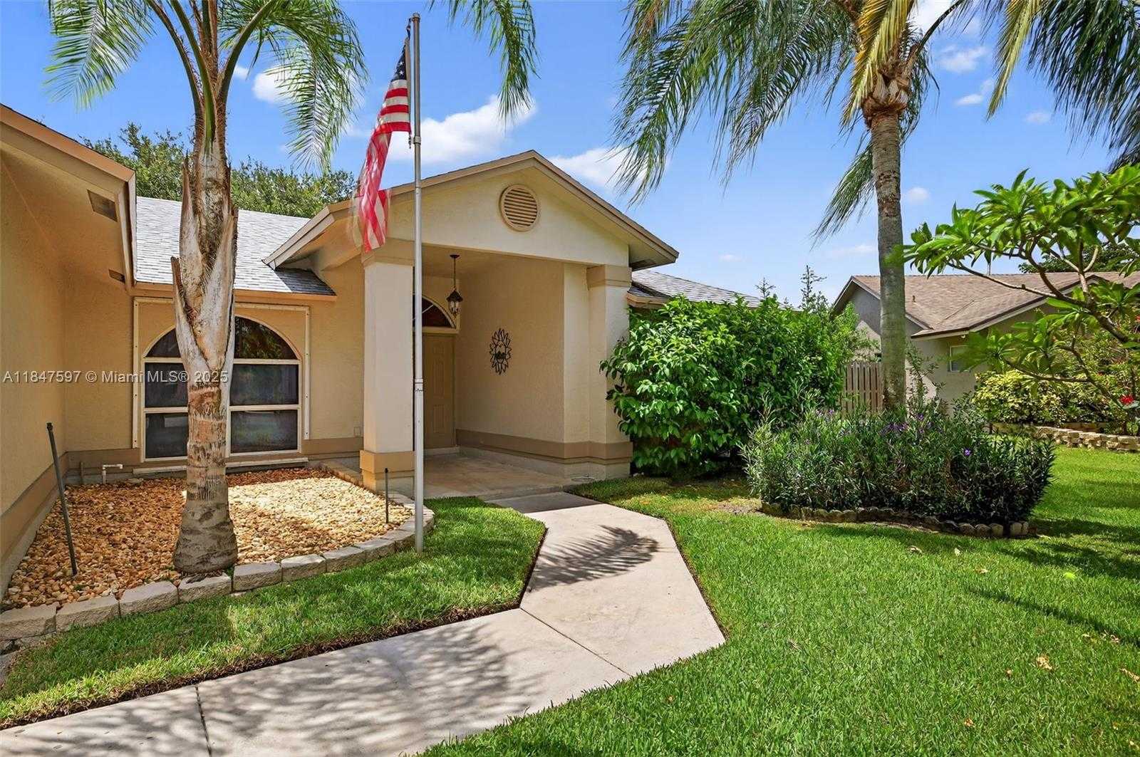 Small Image of 4201 SOUTH WEST 78TH DR, Davie Number 4