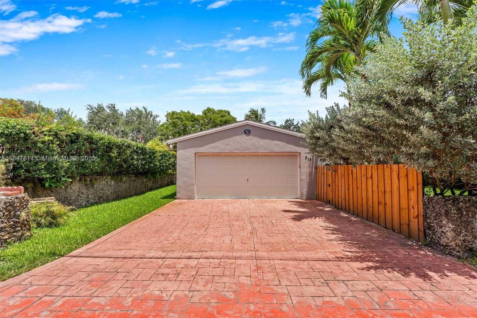 Small Image of 318 NORTH EAST 105TH ST, Miami Shores Number 29