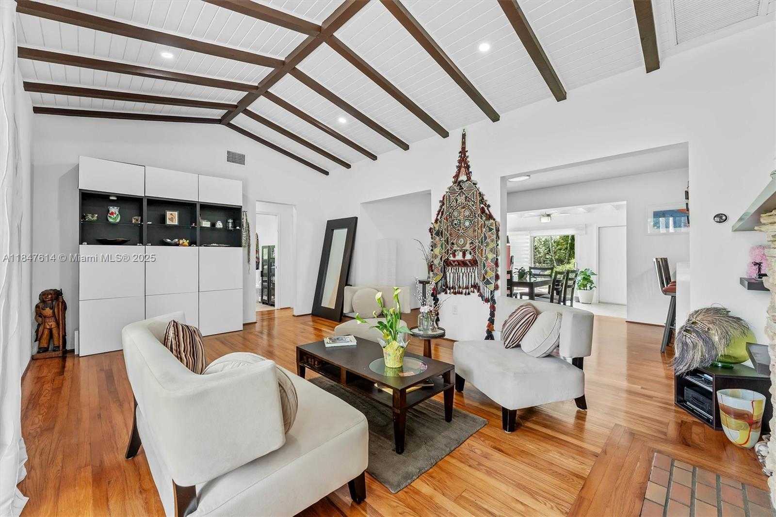 Small Image of 318 NORTH EAST 105TH ST, Miami Shores Number 6