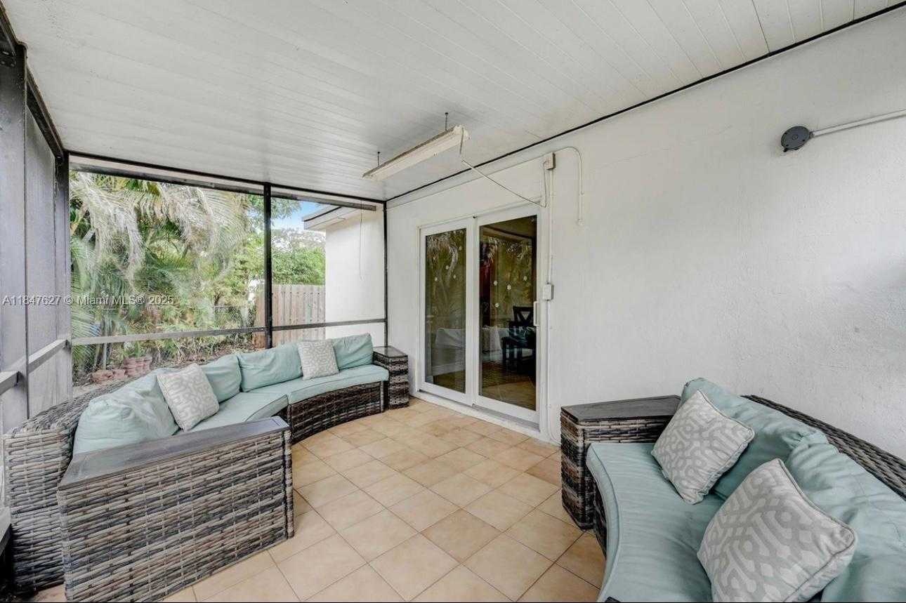 Small Image of 800 SOUTH WEST 26TH CT, Fort Lauderdale Number 14