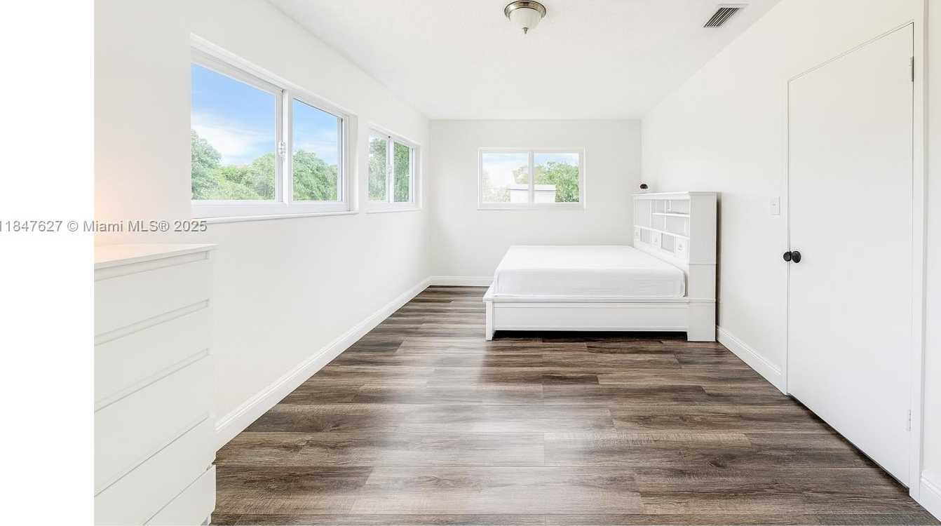 Small Image of 800 SOUTH WEST 26TH CT, Fort Lauderdale Number 15