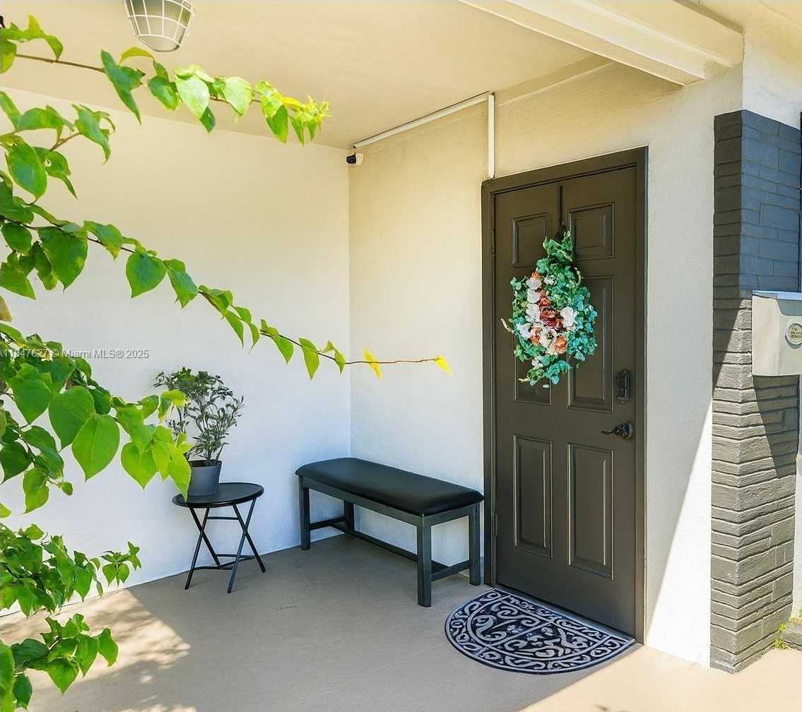 Small Image of 800 SOUTH WEST 26TH CT, Fort Lauderdale Number 18