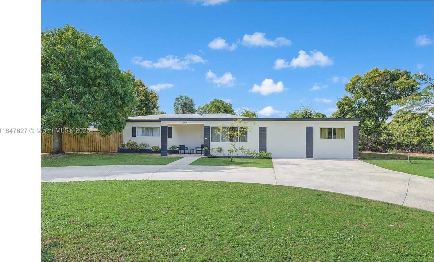 Small Image of 800 SOUTH WEST 26TH CT, Fort Lauderdale Number 2