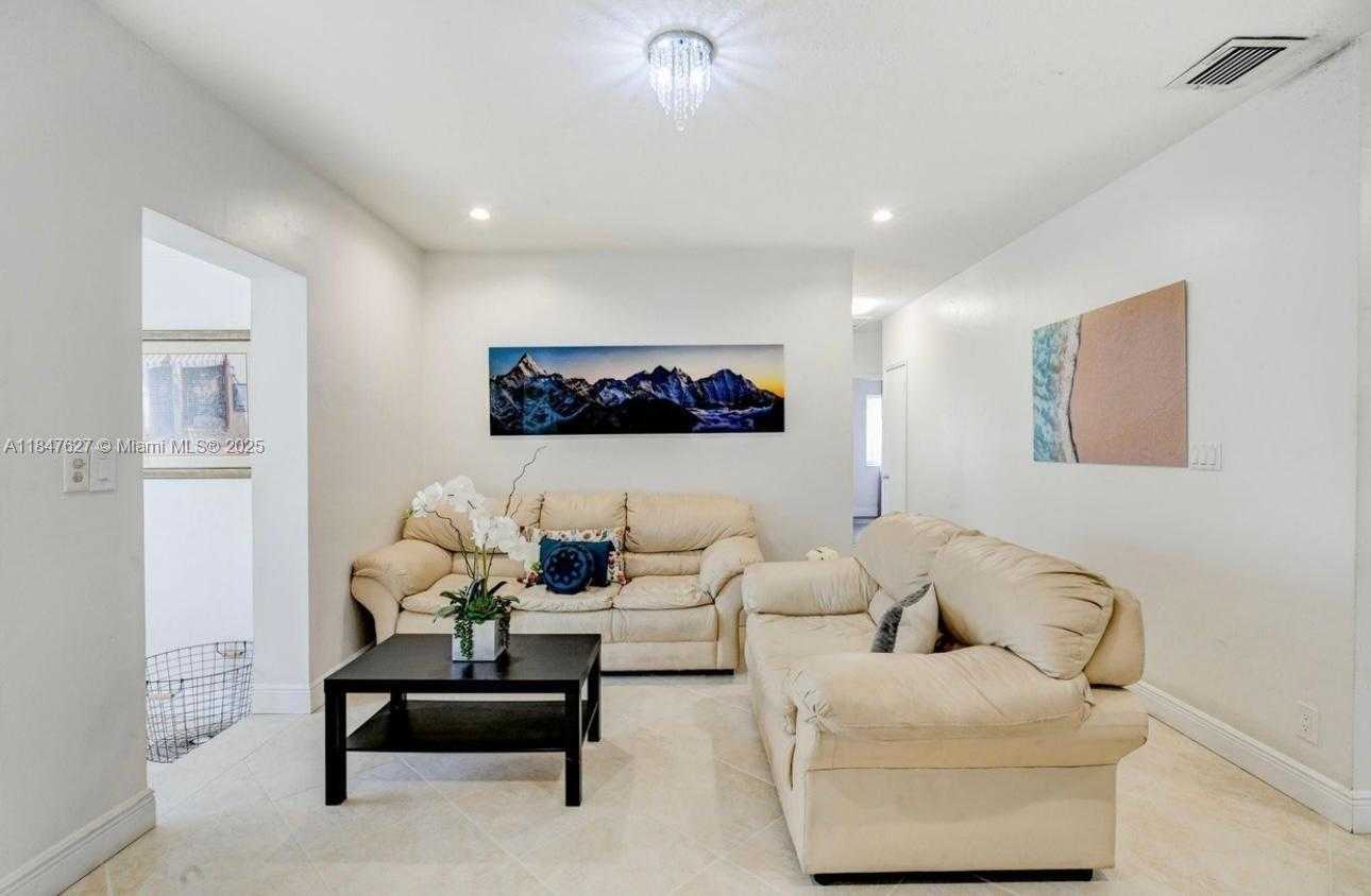 Small Image of 800 SOUTH WEST 26TH CT, Fort Lauderdale Number 25