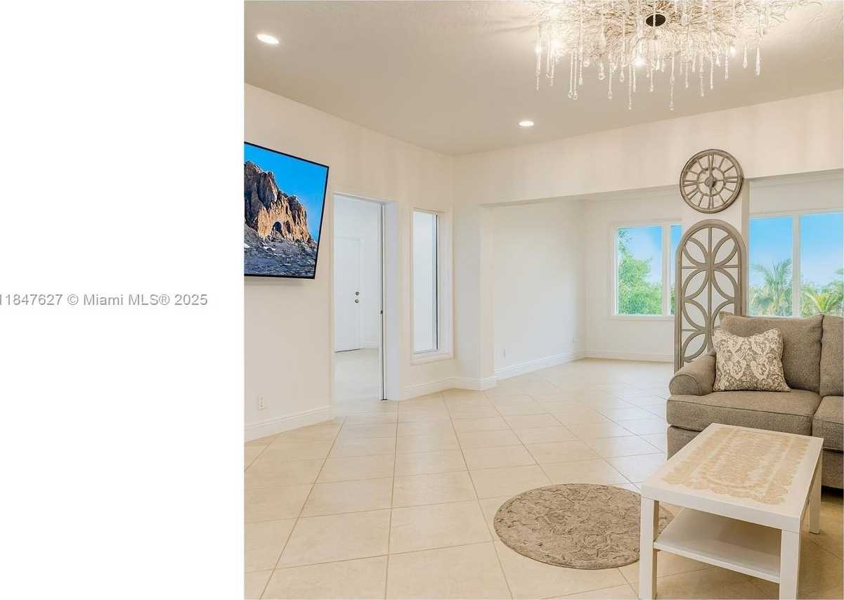 Small Image of 800 SOUTH WEST 26TH CT, Fort Lauderdale Number 26
