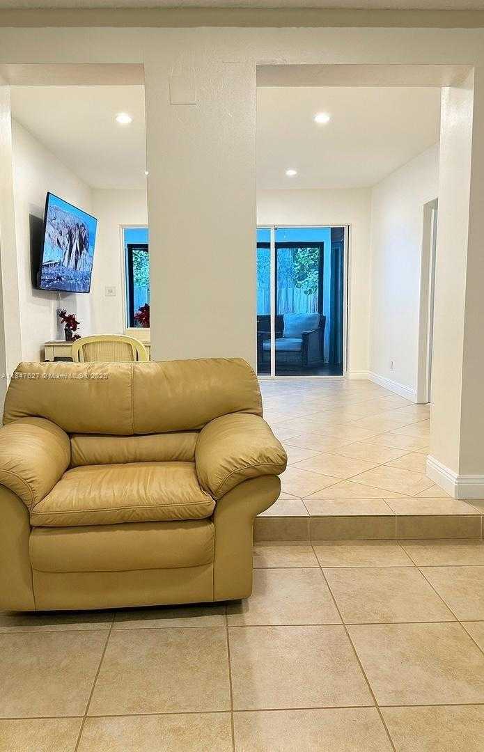 Small Image of 800 SOUTH WEST 26TH CT, Fort Lauderdale Number 30