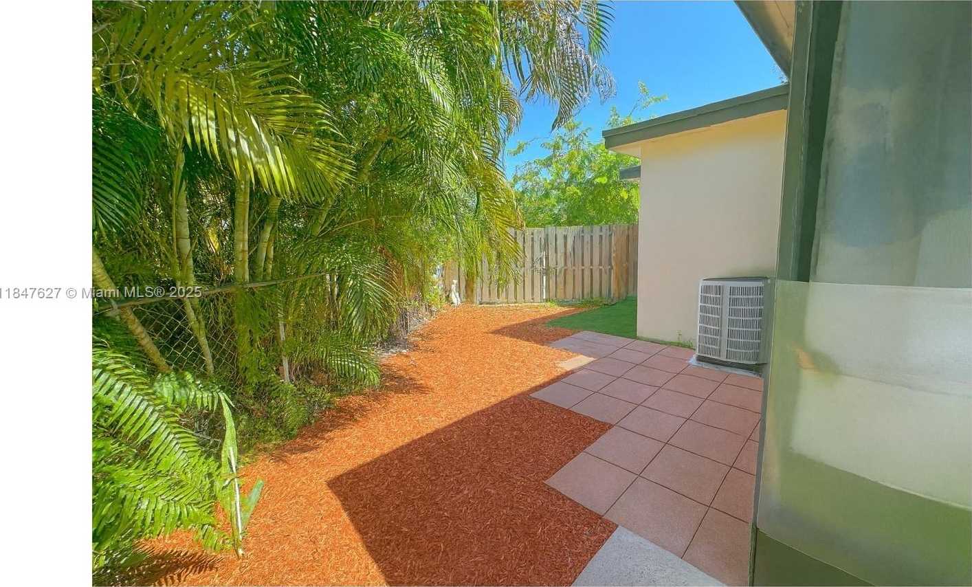 Small Image of 800 SOUTH WEST 26TH CT, Fort Lauderdale Number 34