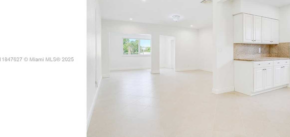 Small Image of 800 SOUTH WEST 26TH CT, Fort Lauderdale Number 4