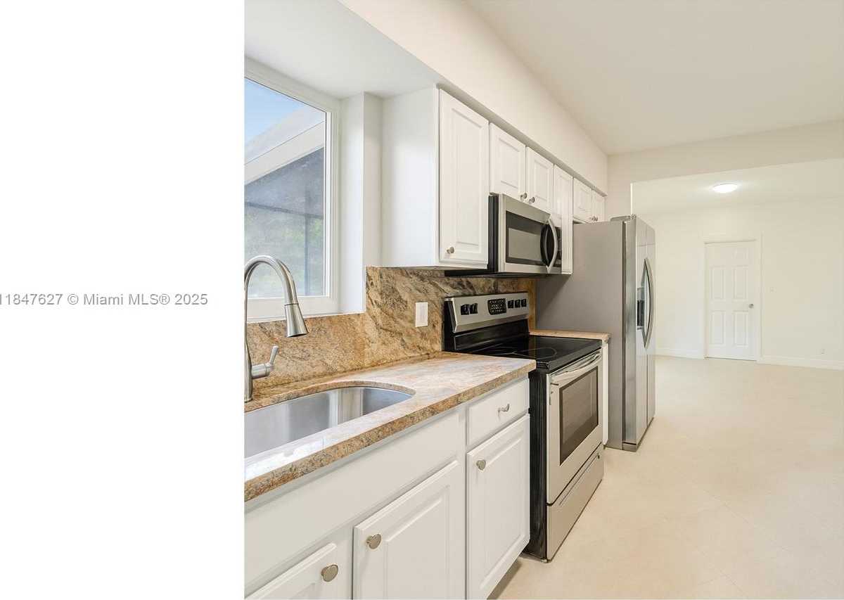 Small Image of 800 SOUTH WEST 26TH CT, Fort Lauderdale Number 40