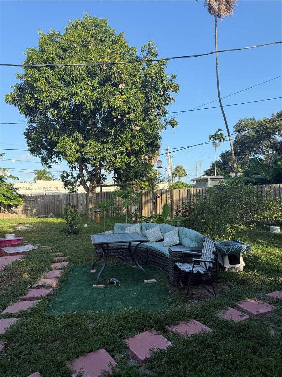 Small Image of 800 SOUTH WEST 26TH CT, Fort Lauderdale Number 47
