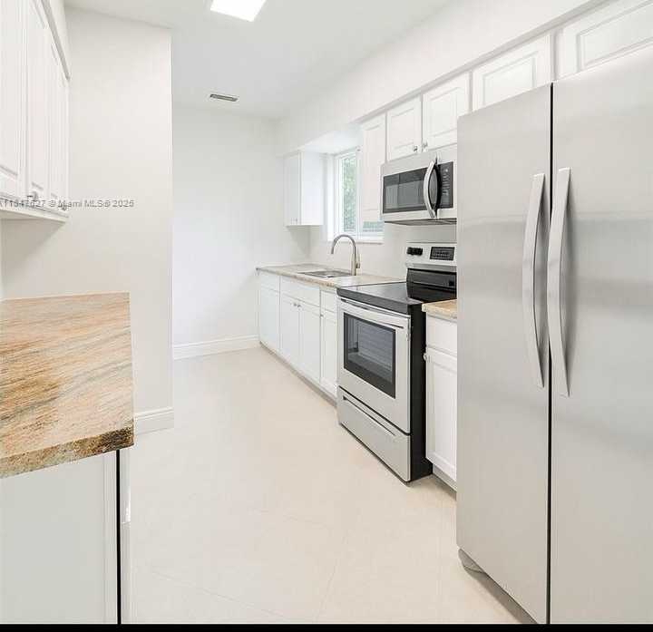 Small Image of 800 SOUTH WEST 26TH CT, Fort Lauderdale Number 9