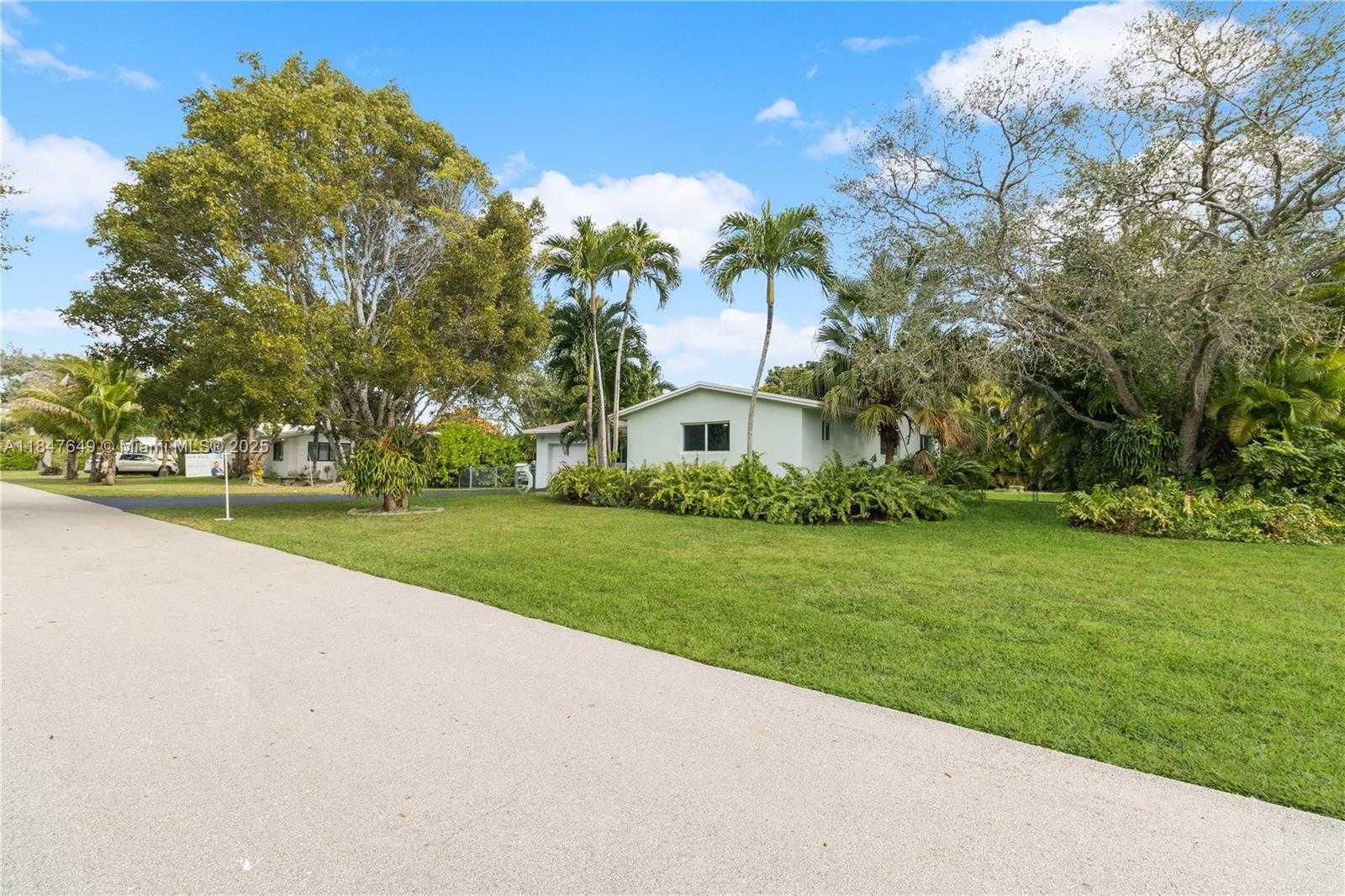 Small Image of 16941 SOUTH WEST 88TH AVENUE, Palmetto Bay Number 22