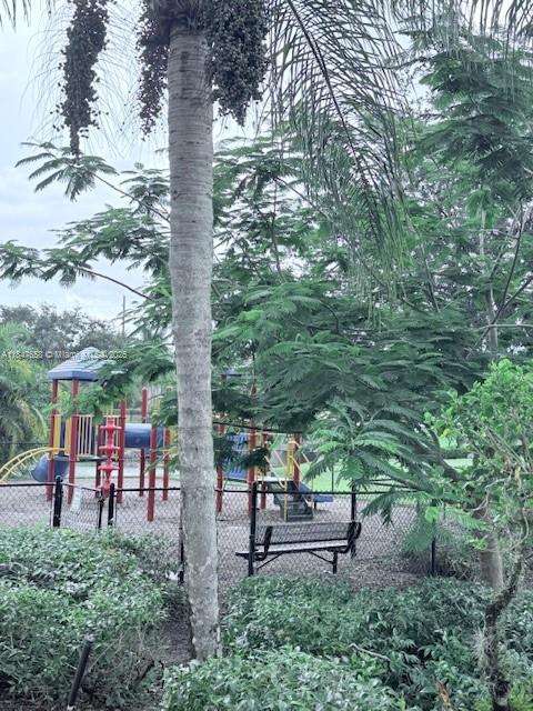 Small Image of 710 GRAND RAPIDS BLVD, Naples Number 32