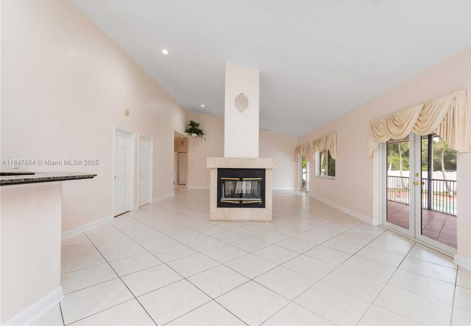 Small Image of 424 BAYBERRY DR, Plantation Number 14
