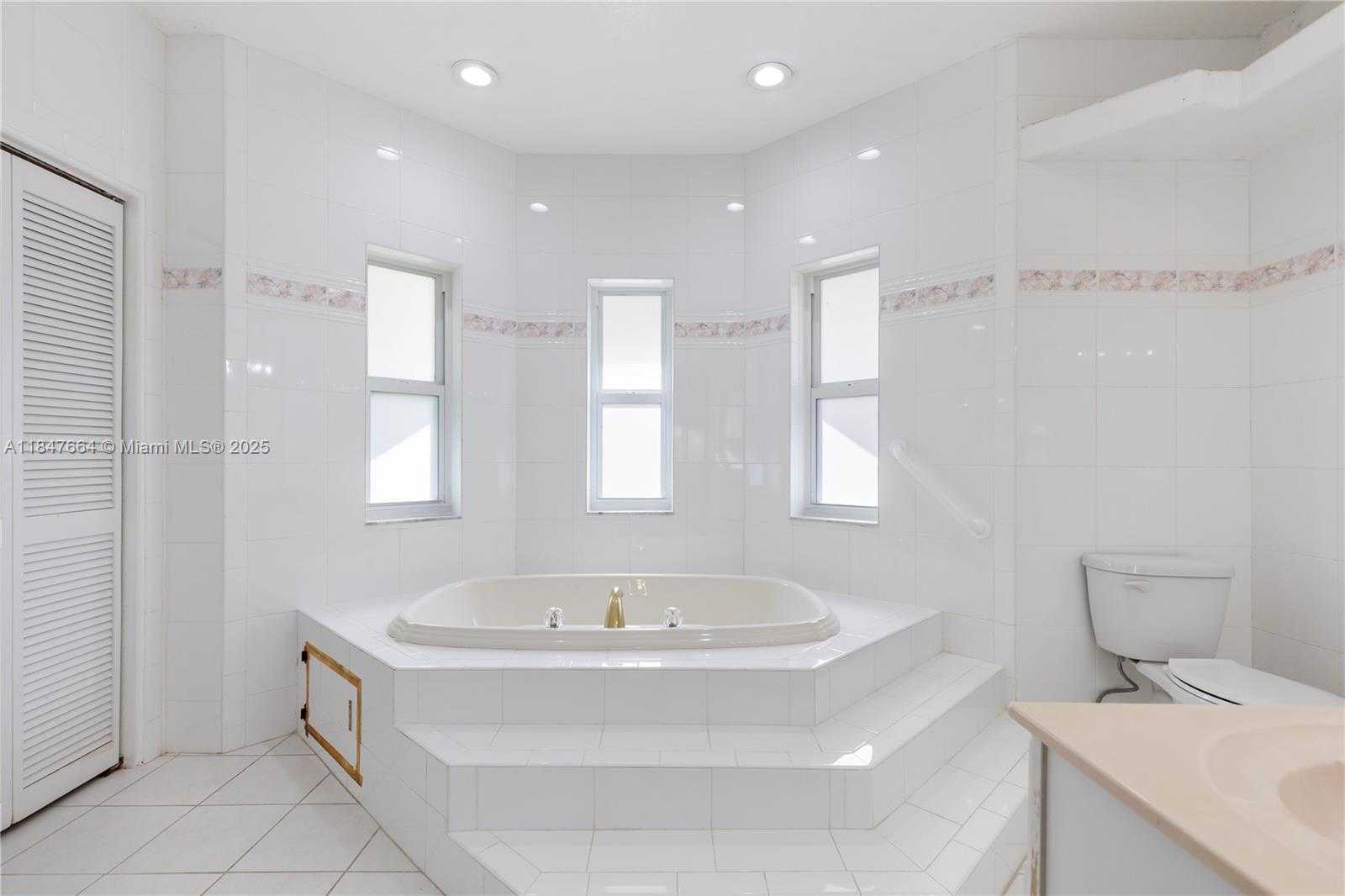 Small Image of 424 BAYBERRY DR, Plantation Number 24