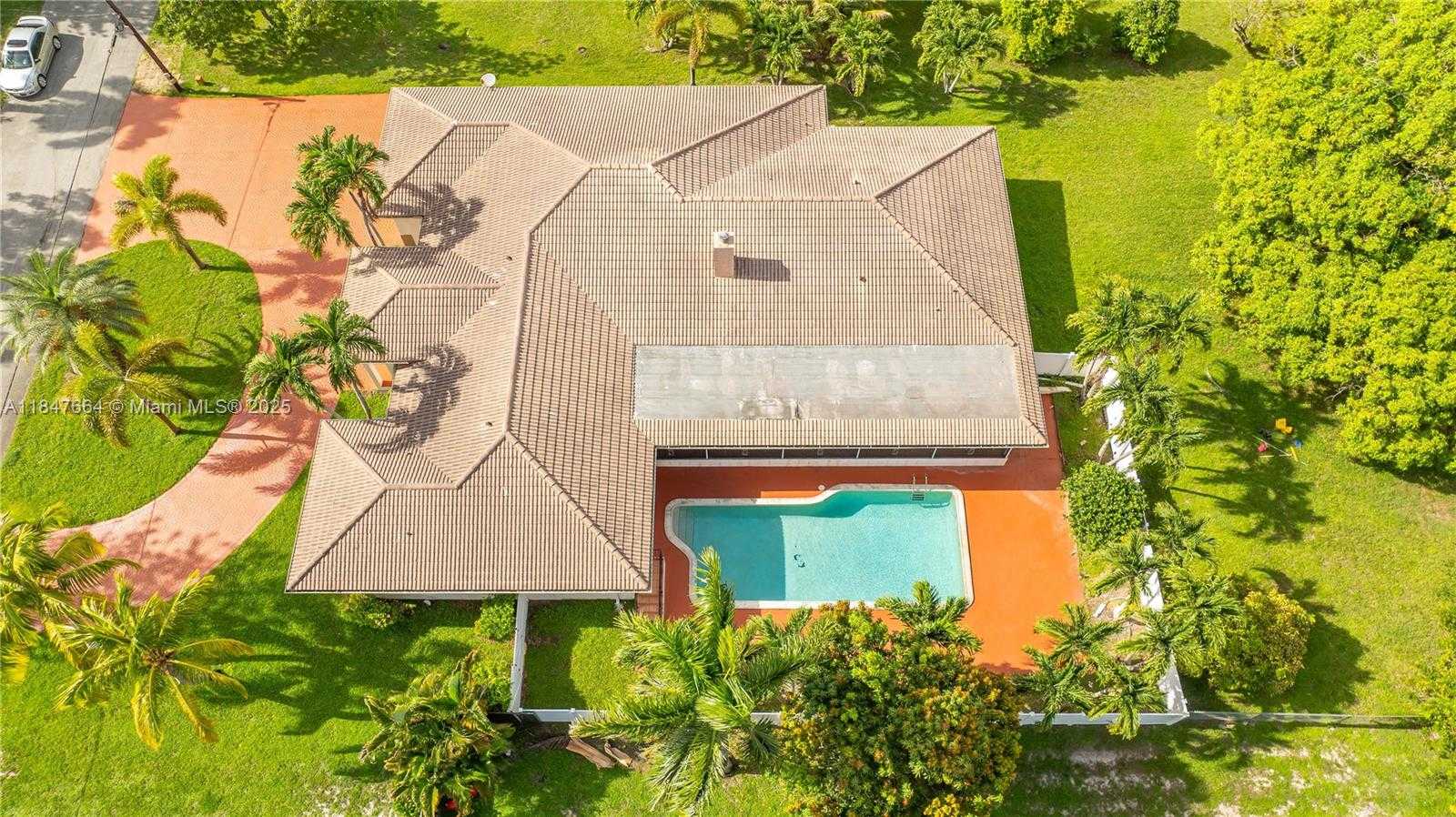 Small Image of 424 BAYBERRY DR, Plantation Number 32