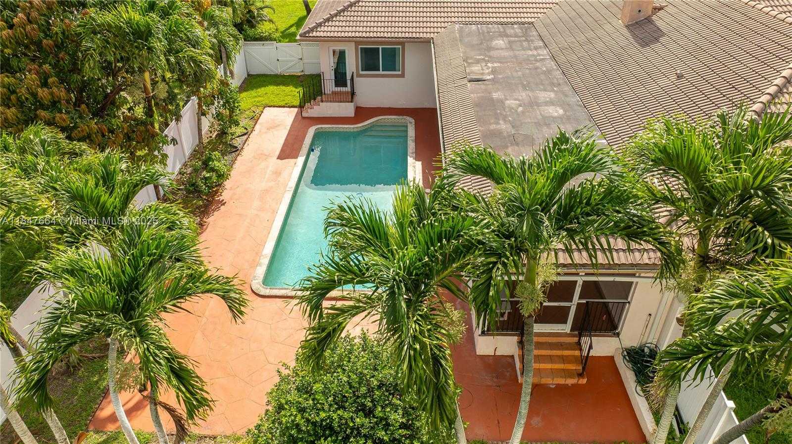Small Image of 424 BAYBERRY DR, Plantation Number 33
