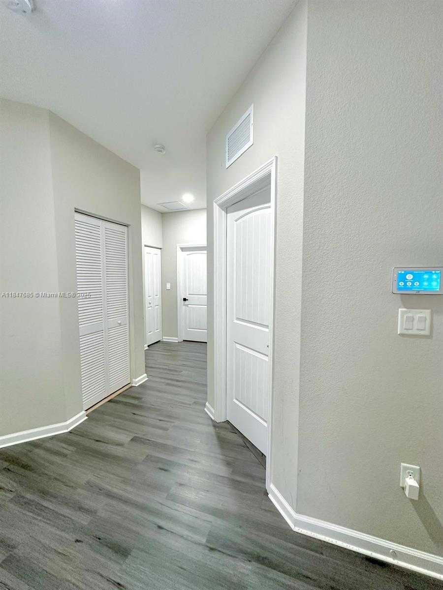 Small Image of 4162 NORTH EAST 21ST ST, Homestead Number 17