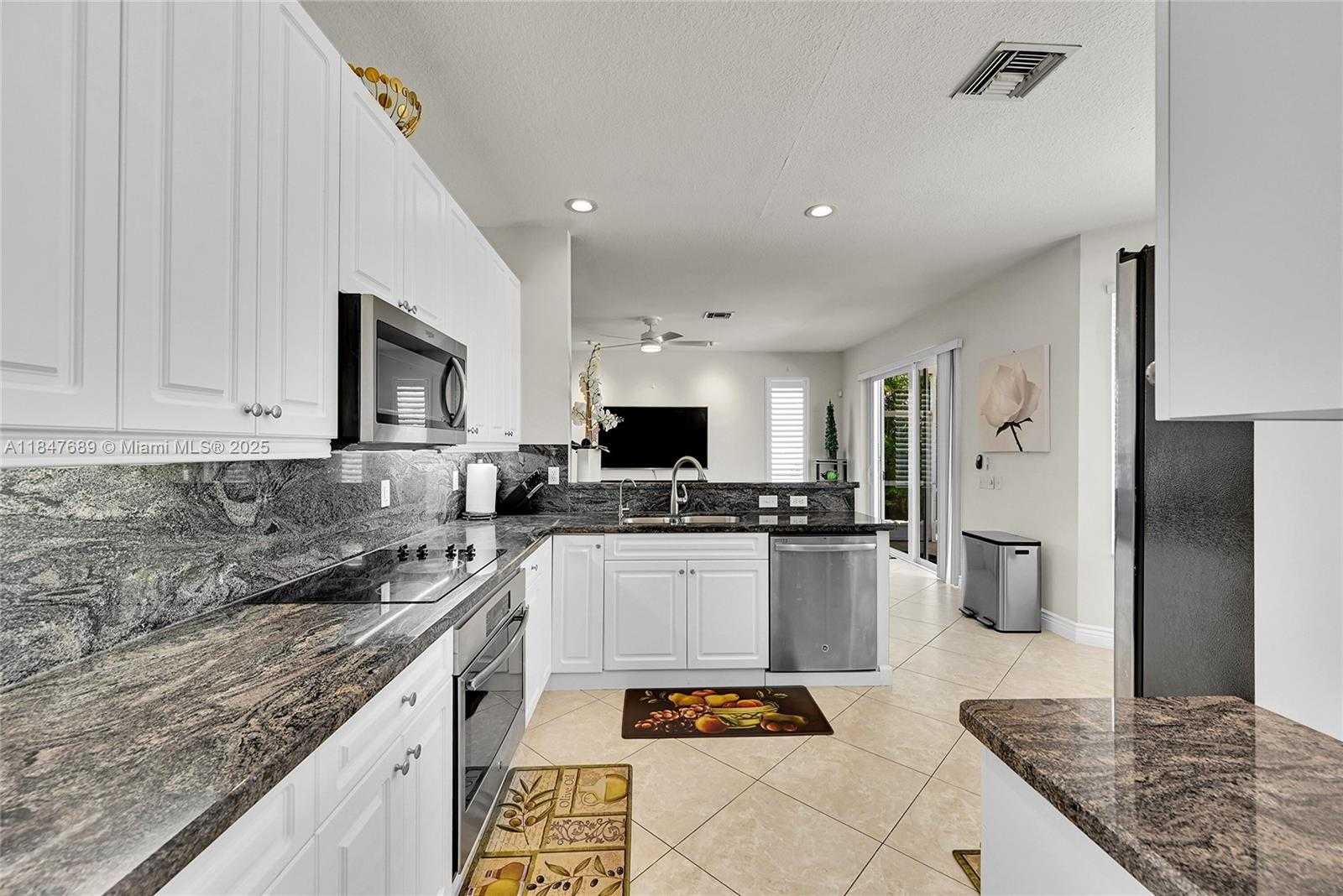 Small Image of 3067 BAYBERRY WAY, Margate Number 13