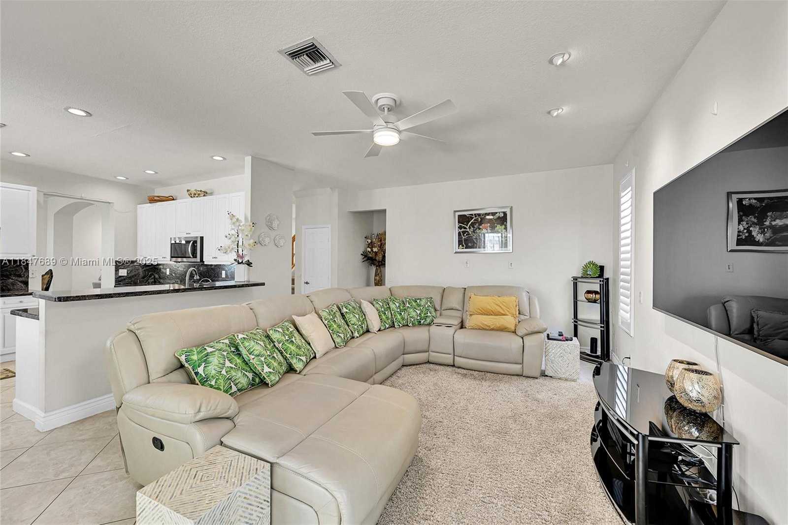 Small Image of 3067 BAYBERRY WAY, Margate Number 20