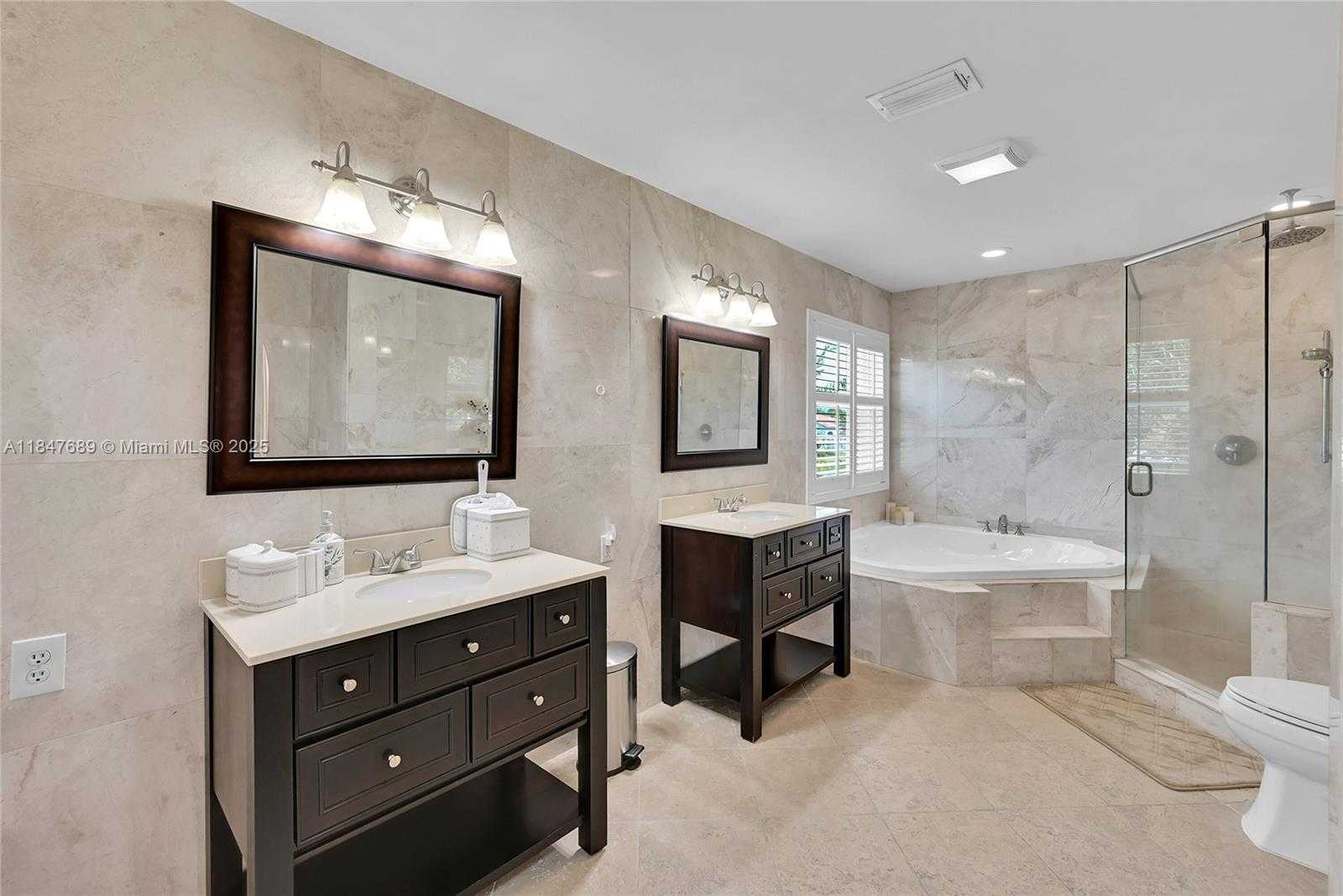 Small Image of 3067 BAYBERRY WAY, Margate Number 28