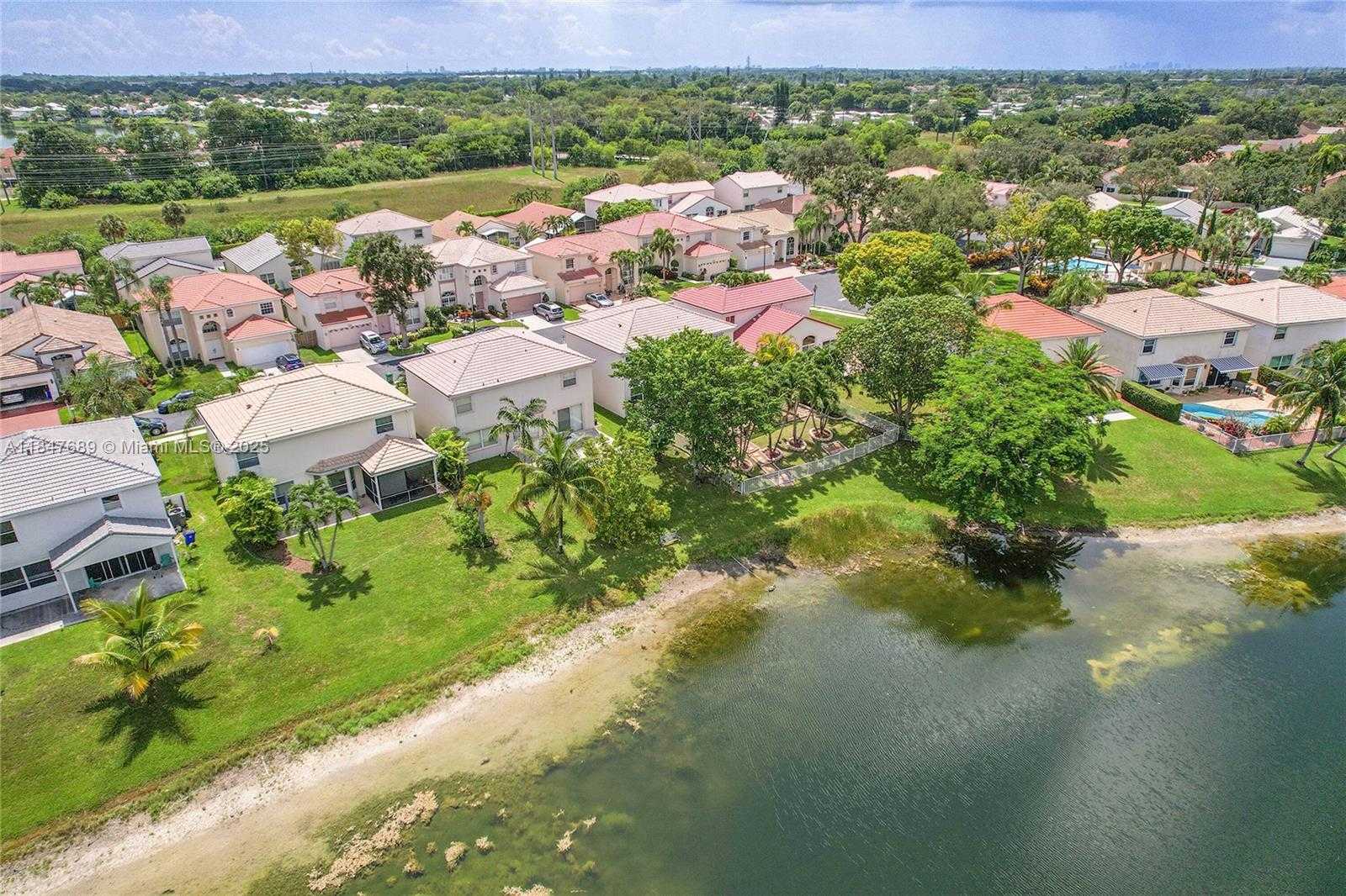 Small Image of 3067 BAYBERRY WAY, Margate Number 51