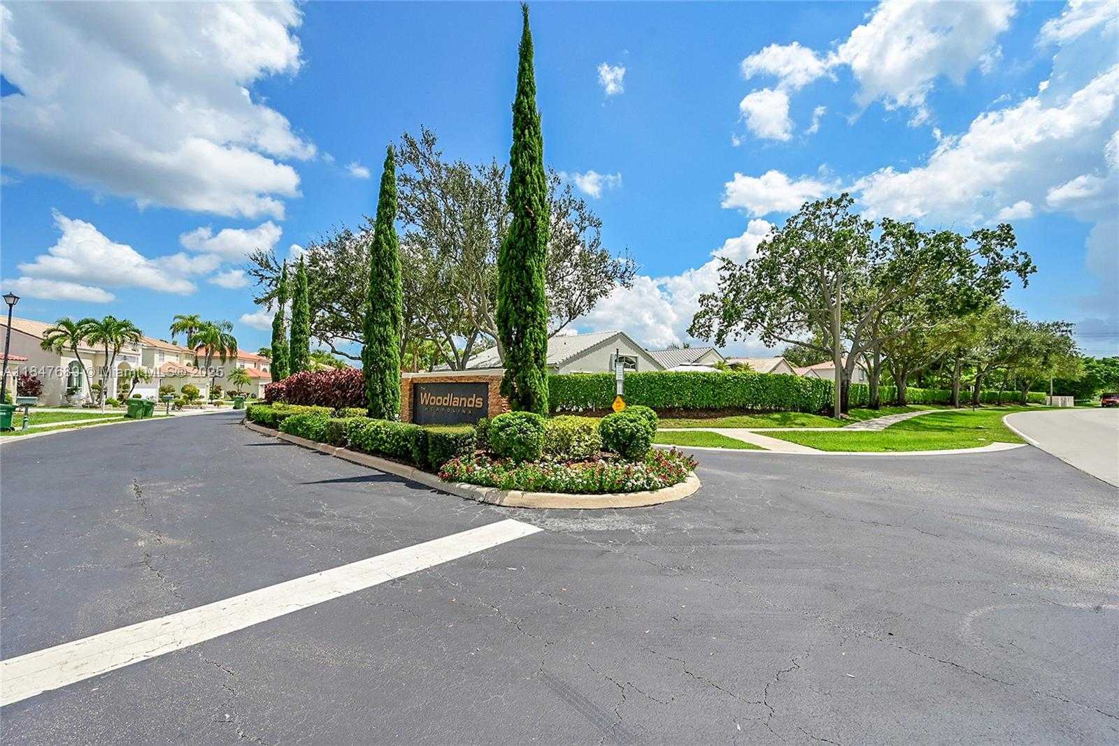 Small Image of 3067 BAYBERRY WAY, Margate Number 56