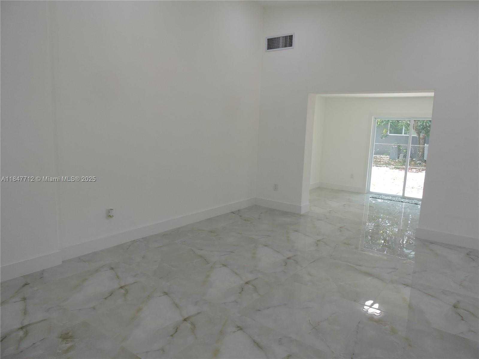 Small Image of 2040 NORTH WEST 185TH TER, Miami Gardens Number 12